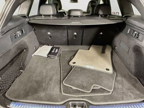 Used 2025 Mercedes-Benz GLC 300 4MATIC image 25
