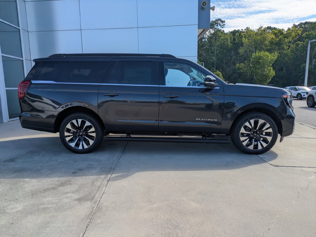 New 2027 Ford Expedition Max Platinum w/ Driver's Package RWD image 3