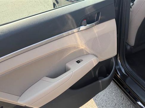 Used 2020 Hyundai Elantra Value Edition FWD image 22