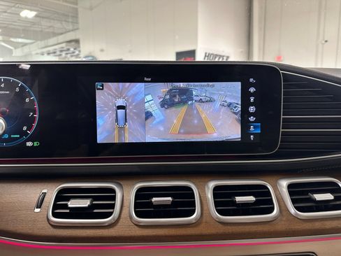 Used 2021 Mercedes-Benz GLS 450 4MATIC image 29