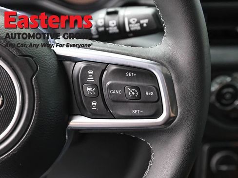 Used 2025 Jeep Wrangler Unlimited Sahara AWD/4WD image 16