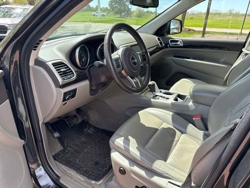 Used 2011 Jeep Grand Cherokee Laredo AWD/4WD image 13