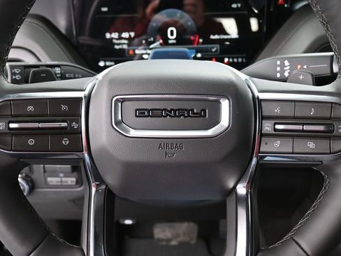 New 2026 GMC Yukon Denali w/ Denali Reserve Package AWD/4WD image 36