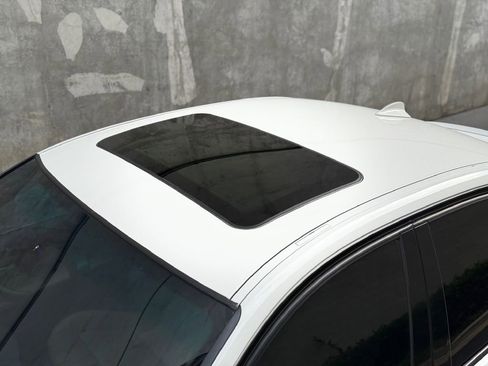 Used 2011 BMW M3 Sedan image 9