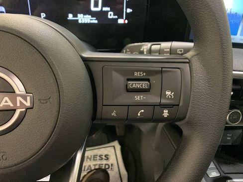 Used 2025 Nissan Kicks SV w/ SV Premium Package image 29