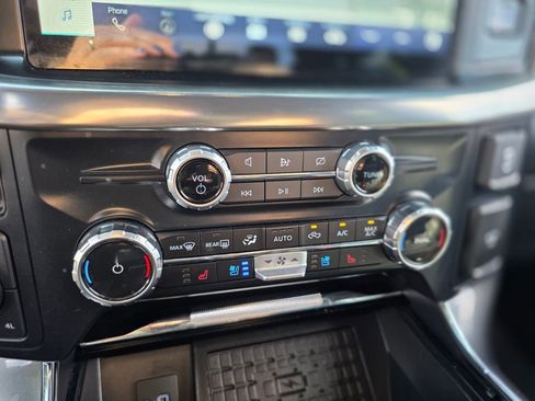 Used 2023 Ford F150 Lariat image 27