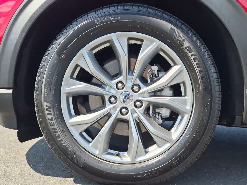 Used 2024 Ford Explorer Limited w/ Limited Technology Package RWD image 6