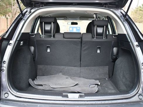 Used 2018 Honda HR-V LX image 8