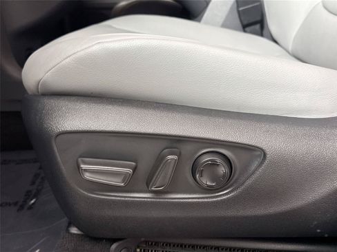 Certified 2024 Toyota Sienna XLE FWD image 28