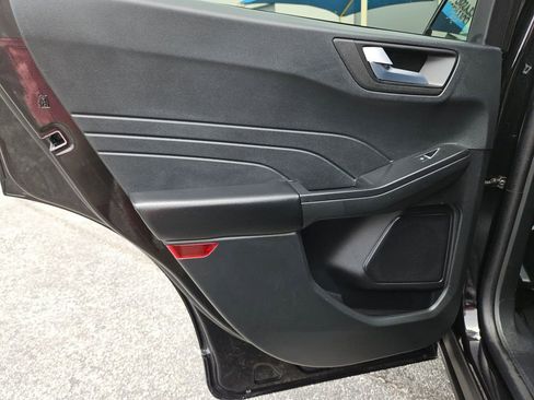 Used 2025 Ford Escape ST-Line AWD/4WD image 18