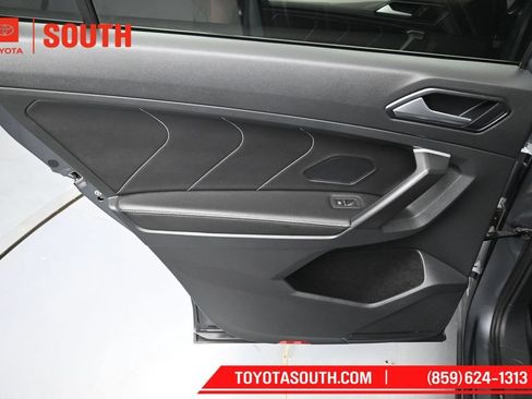 Used 2024 Volkswagen Tiguan SE AWD/4WD image 29