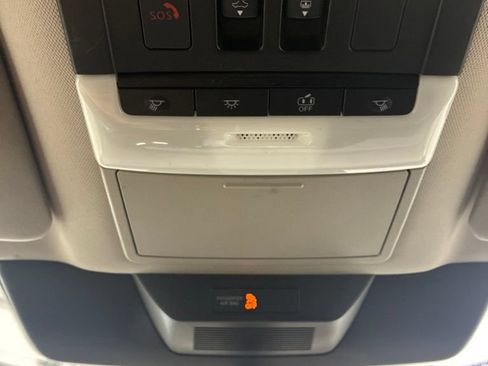 Used 2024 Nissan Pathfinder SL w/ SL Premium Package AWD/4WD image 31
