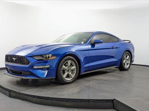 Used 2019 Ford Mustang Coupe RWD image 2
