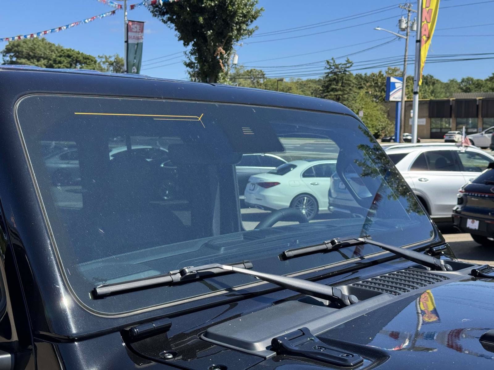 Used 2024 Jeep Wrangler Unlimited Sahara w/ Technology Group AWD/4WD image 40