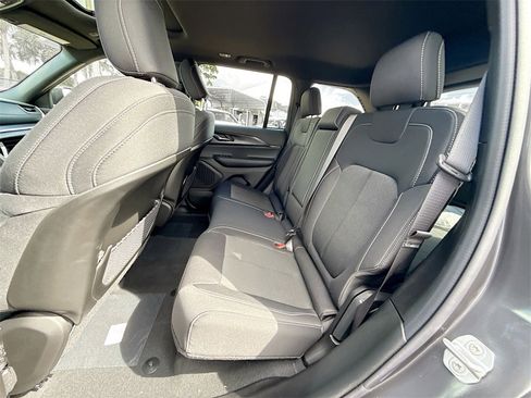 New 2025 Jeep Grand Cherokee Laredo X image 25