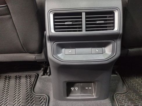 New 2026 Volkswagen Atlas Cross Sport SEL Premium R-Line image 38