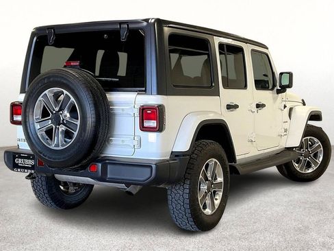 Used 2020 Jeep Wrangler Unlimited Sahara image 2