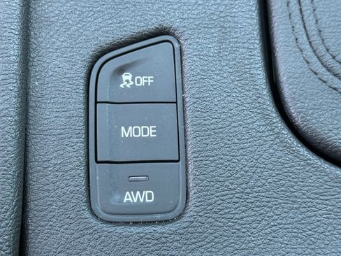 Used 2018 Cadillac XT5 Premium Luxury w/ LPO, Wheel Lock Package AWD/4WD image 18