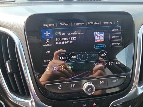 Used 2023 Chevrolet Equinox Premier image 16