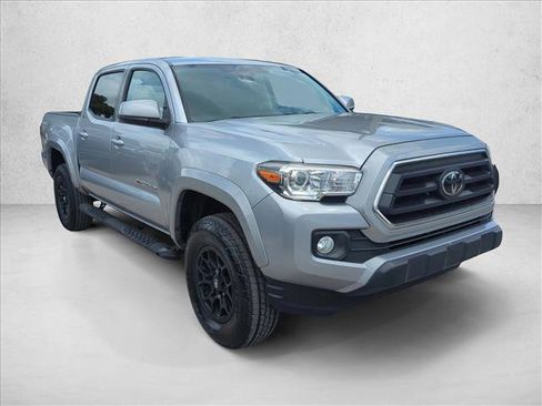 Certified 2021 Toyota Tacoma SR5 AWD/4WD image 3