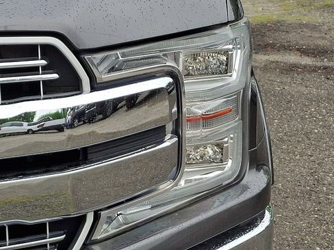 Used 2018 Ford F150 Lariat w/ Equipment Group 502A Luxury AWD/4WD image 9