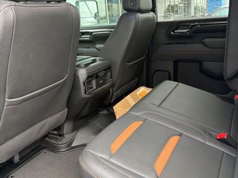 Used 2024 GMC Sierra 2500 AT4 w/ AT4 Premium Plus Package AWD/4WD image 14