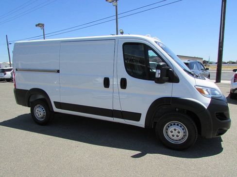 Used 2025 RAM ProMaster 2500 w/ Convenience Group FWD image 5