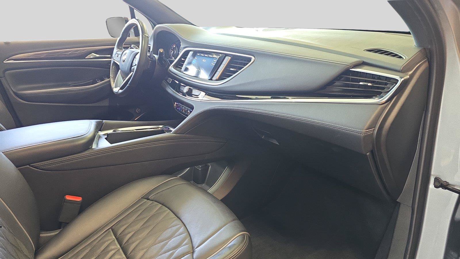 Used 2024 Buick Enclave Avenir w/ Avenir Technology Package AWD/4WD image 16