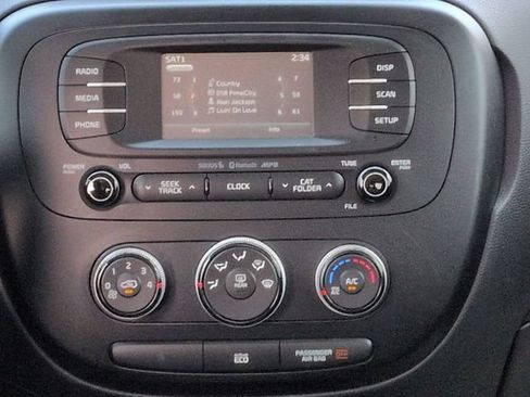 Used 2016 Kia Soul + FWD image 17