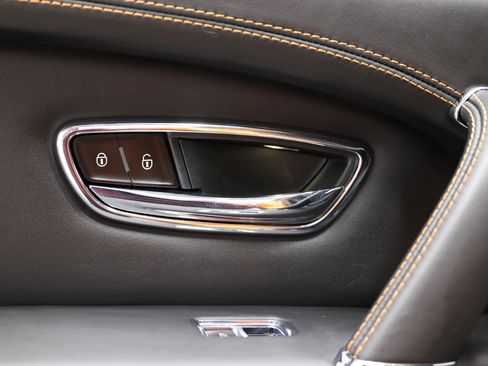 Used 2019 Bentley Bentayga image 49
