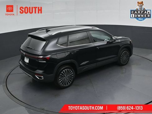Used 2025 Volkswagen Taos SE FWD image 44