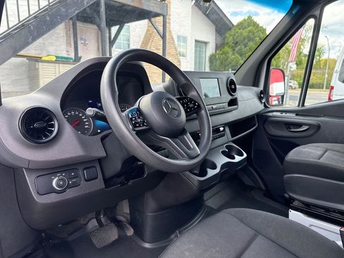 Used 2021 Mercedes-Benz Sprinter 2500 w/ Driver Convenience Package image 14
