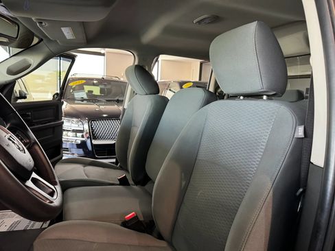 Used 2017 RAM 1500 Express AWD/4WD image 11