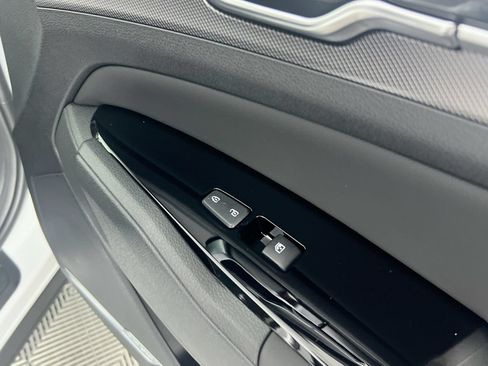 Certified 2025 Kia Sportage SX FWD image 31