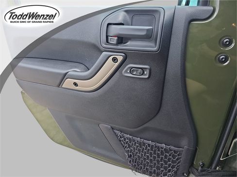 Used 2016 Jeep Wrangler Unlimited Sahara AWD/4WD image 30