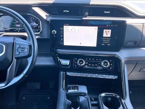 Used 2024 GMC Sierra 1500 AT4 w/ AT4 Preferred Package AWD/4WD image 38