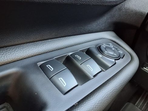 Used 2024 GMC Terrain SLE w/ Driver Convenience Package FWD image 19
