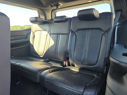 Used 2024 Jeep Wagoneer Series II w/ Flexible Seating Group AWD/4WD image 16