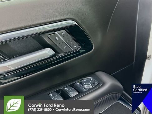 Used 2025 Chevrolet Suburban High Country image 21