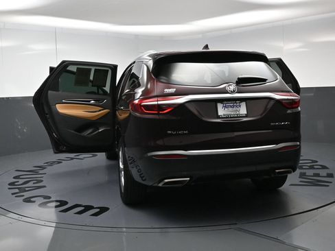 Used 2018 Buick Enclave Premium w/ Experience Buick Package FWD image 26