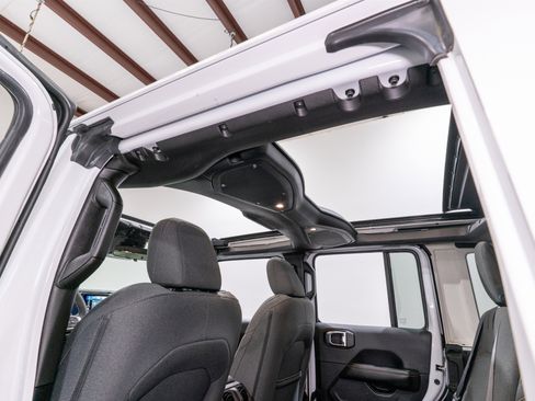 Used 2025 Jeep Wrangler Sahara w/ Safety Group image 16