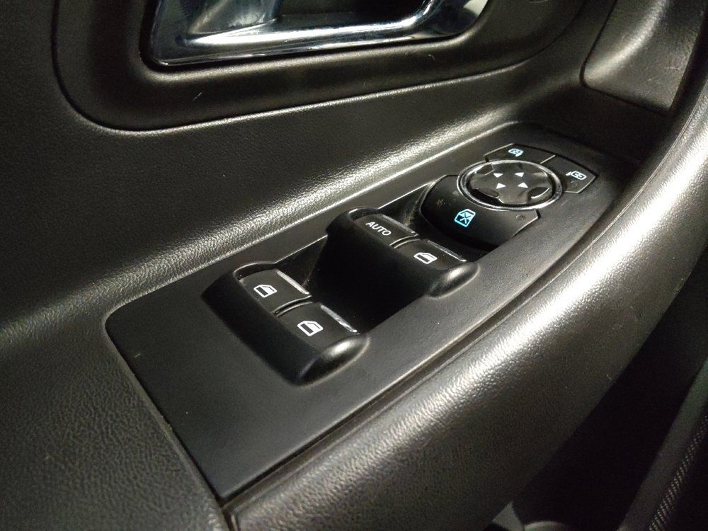 Used 2018 Ford Taurus SEL w/ Equipment Group 201A FWD image 27