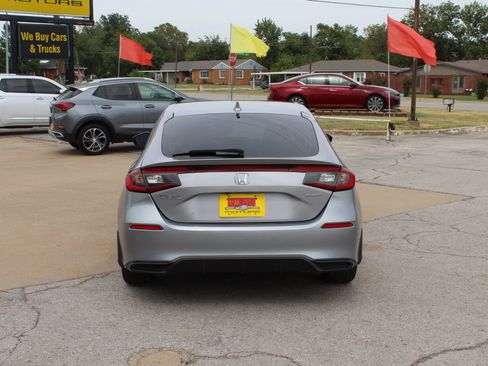 Used 2022 Honda Civic Sport image 6