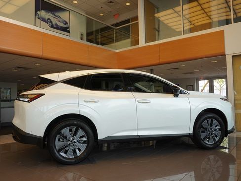 Used 2025 Nissan Murano SL AWD/4WD image 4