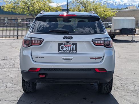 Used 2024 Jeep Compass Trailhawk AWD/4WD image 7