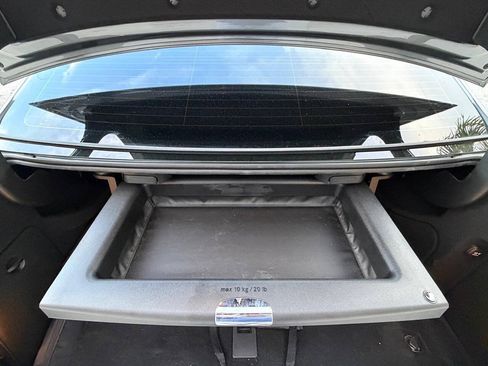 Used 2016 Mercedes-Benz E 350 Sedan w/ Premium Package image 17