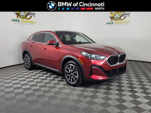 Certified 2025 BMW X2 xDrive28i w/ Premium Package image 1