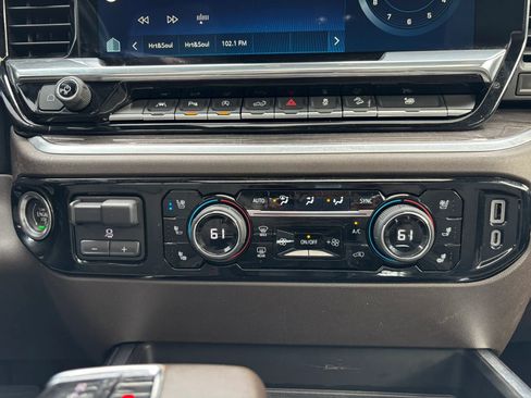 Used 2022 Chevrolet Silverado 1500 LTZ w/ LTZ Premium Package image 29