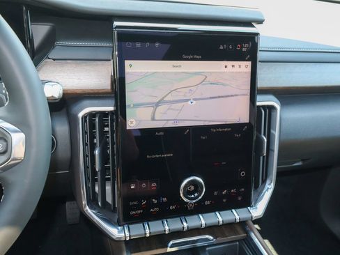 New 2027 GMC Acadia Denali Ultimate w/ LPO, Floor Liner Package AWD/4WD image 19
