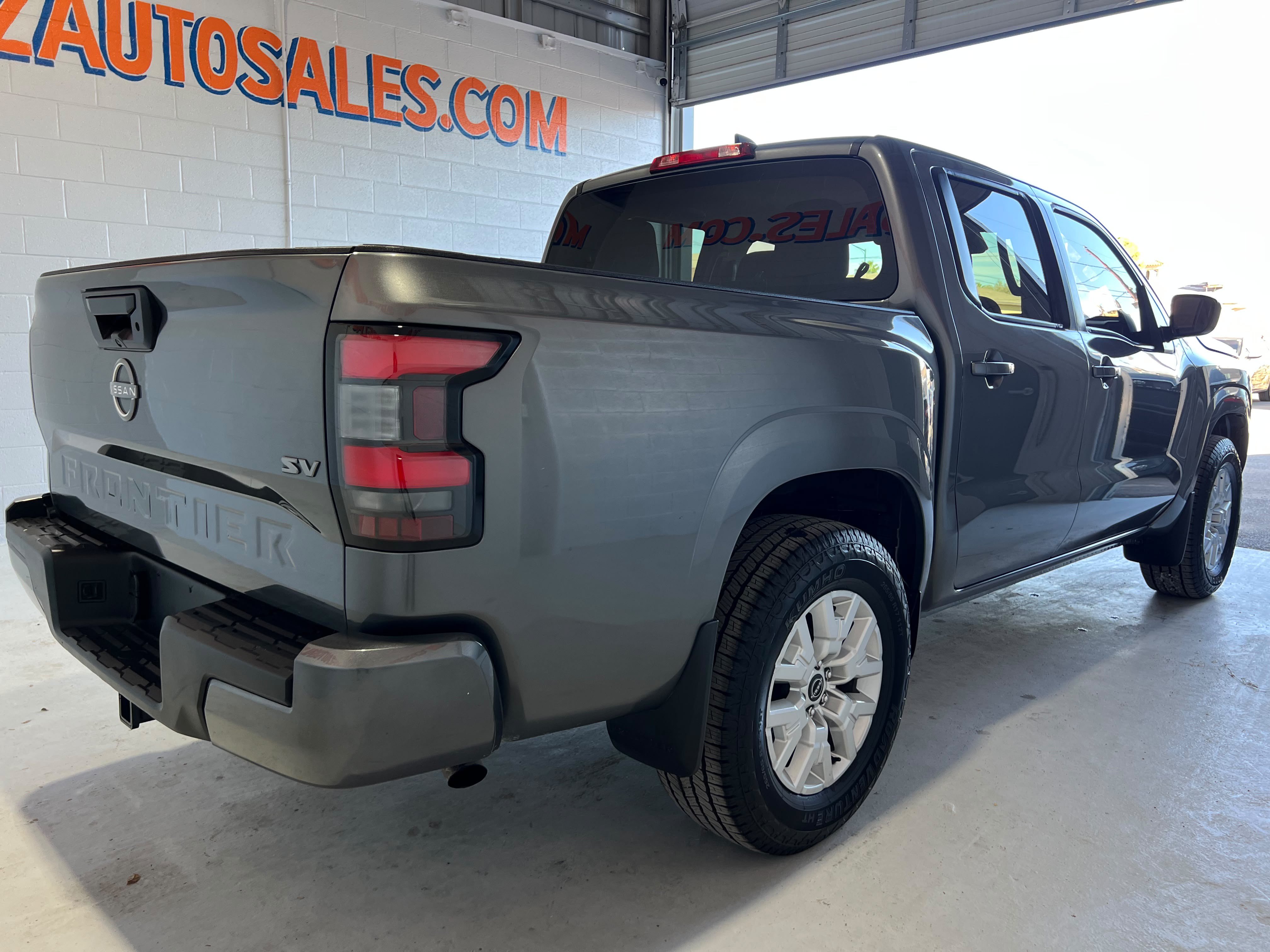 Used 2023 Nissan Frontier SV w/ Tow Package RWD image 6